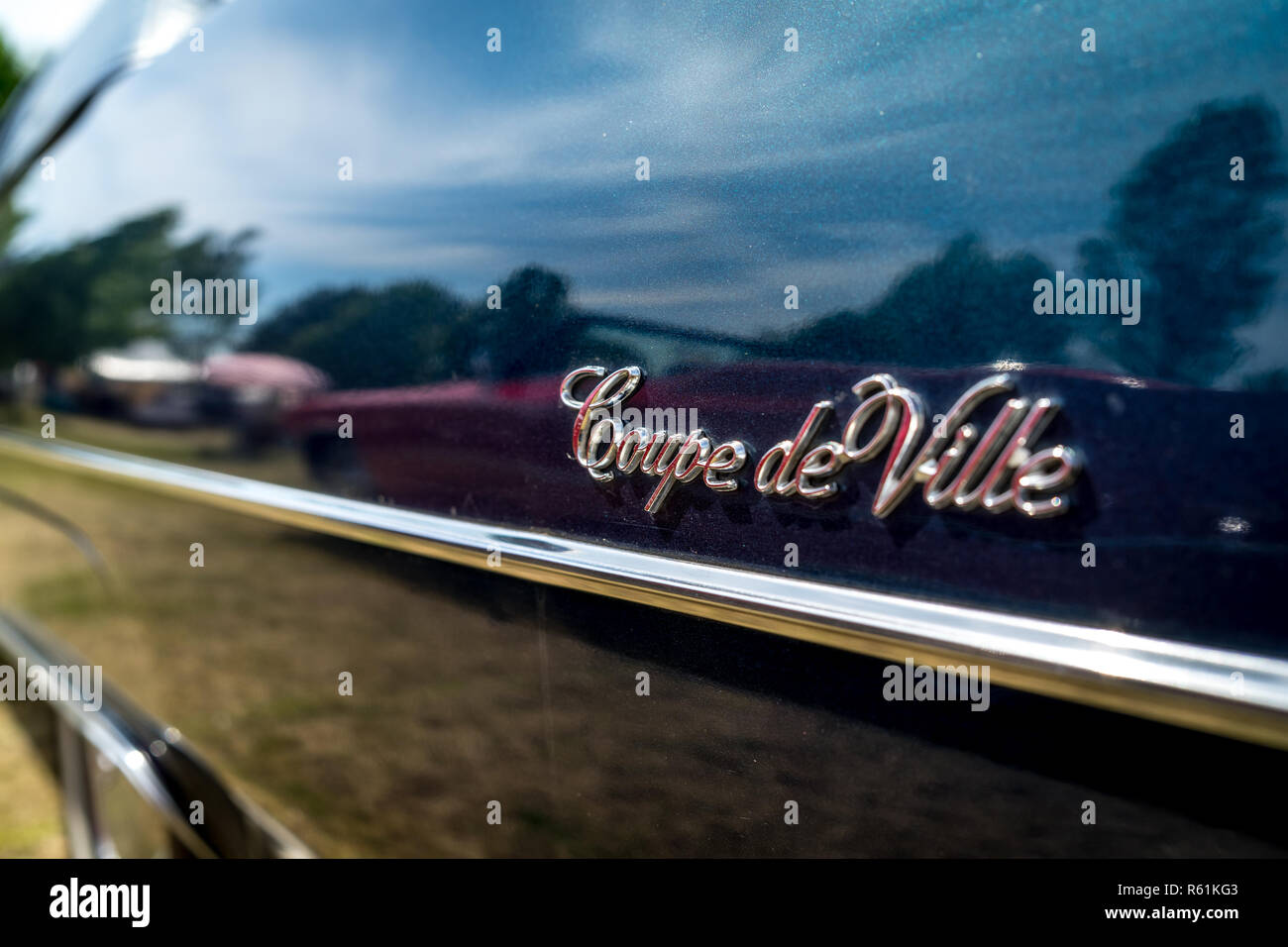 Frammento del full-size auto di lusso Cadillac Coupe de Ville (quarta generazione), 1974. Die Oldtimer Show 2018. Foto Stock