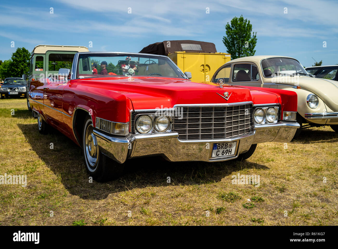 PAAREN IM GLIEN, Germania - 19 Maggio 2018: full-size auto di lusso Cadillac de Ville convertibile (terza generazione), 1970. Die Oldtimer Show 2018. Foto Stock