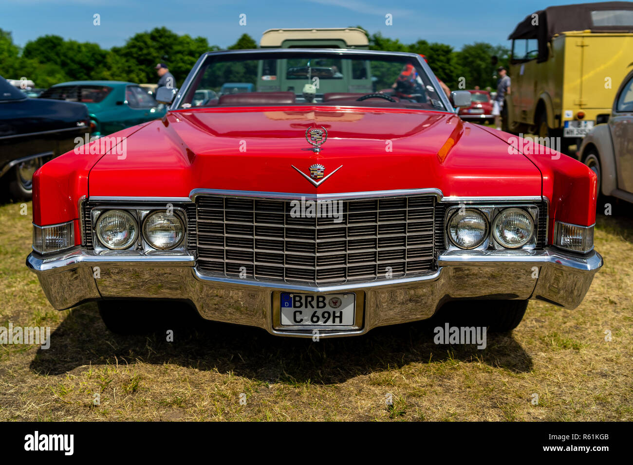 PAAREN IM GLIEN, Germania - 19 Maggio 2018: full-size auto di lusso Cadillac de Ville convertibile (terza generazione), 1970. Die Oldtimer Show 2018. Foto Stock