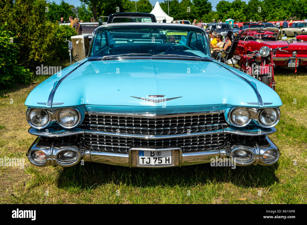 PAAREN IM GLIEN, Germania - 19 Maggio 2018: full-size auto di lusso Cadillac Coupe de Ville, 1960. Die Oldtimer Show 2018. Foto Stock