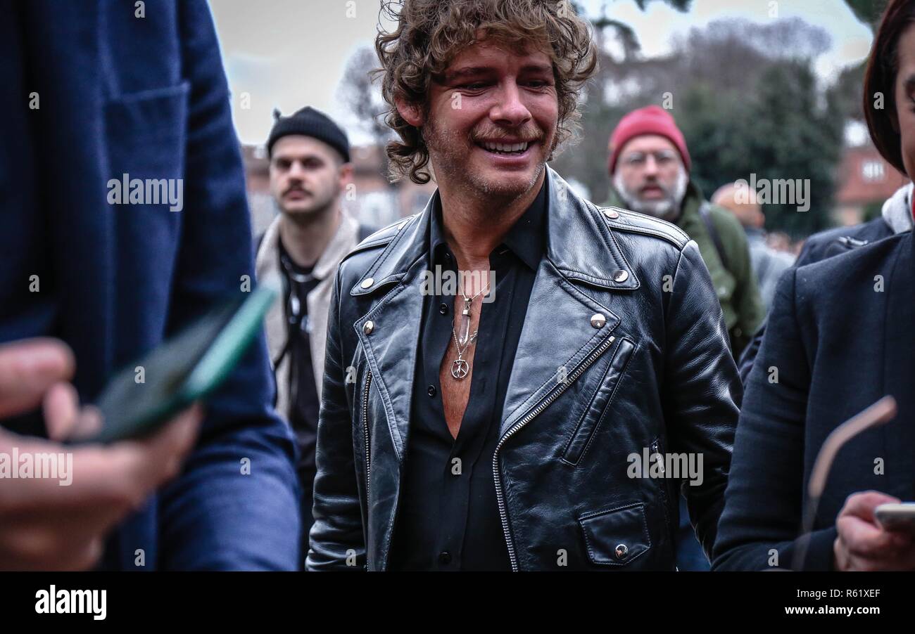 Firenze, Italia- 11 Gennaio 2018: Luca Jefferson giorno sulla strada durante il Pitti 93. Foto Stock