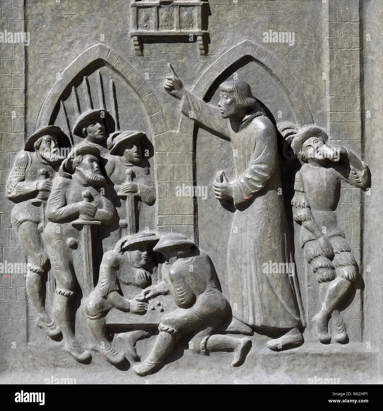 Zwingli predica per i mercenari svizzeri a Monza prima della battaglia di Maringnano, 1515., rilievo sulla porta della chiesa Grossmunster a Zurigo Foto Stock