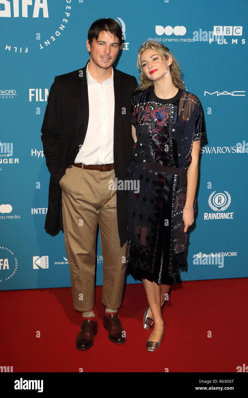 Londra, Regno Unito. 2° dic, 2018. Josh Hartnett e Tamsin Egerton sono visibili durante il British Independent Film Awards presso il vecchio Billingsgate. Credito: Keith Mayhew/SOPA Immagini/ZUMA filo/Alamy Live News Foto Stock