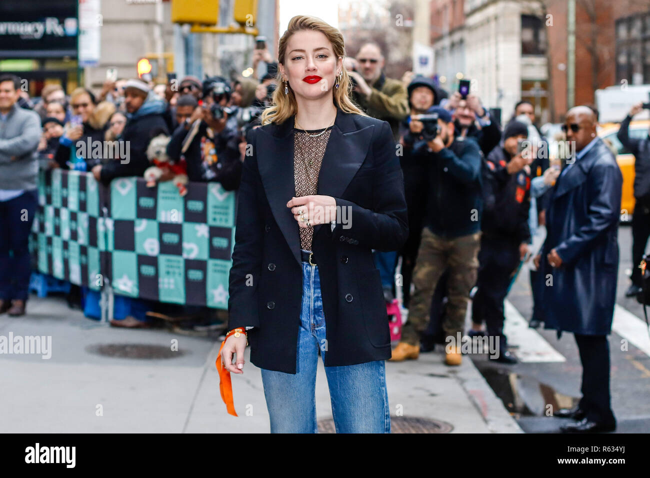 New York, Stati Uniti d'America. 3 dicembre, 2018. L'attrice ambra sentita è veduto camminare in Soho il 3 dicembre 2018 nella città di New York. (Foto: Vanessa Carvalho/Brasile Photo Press) Credito: Brasile Photo Press/Alamy Live News Foto Stock