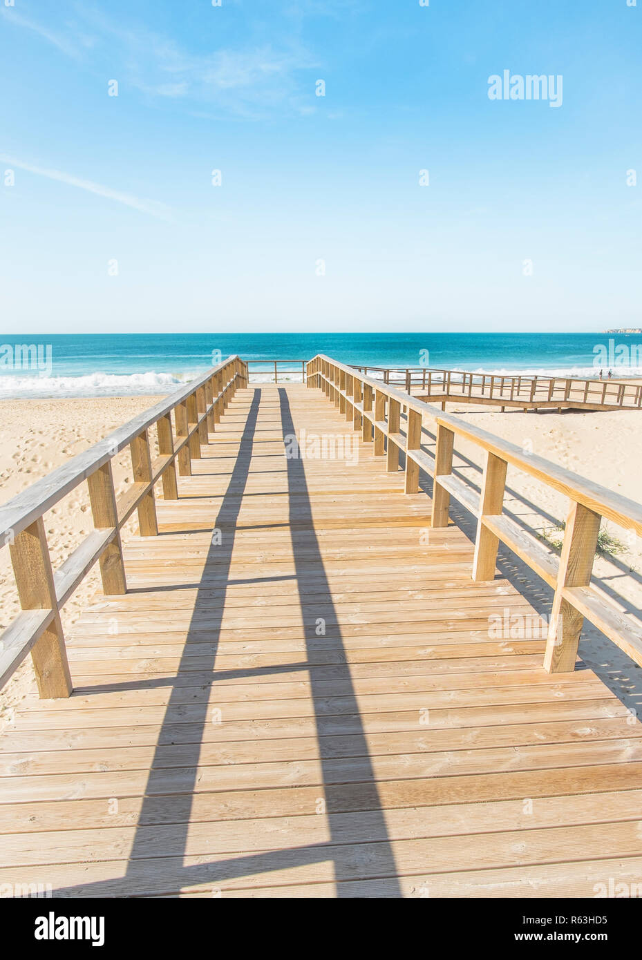 Turisti e passerella in legno immagini e fotografie stock ad alta ...
