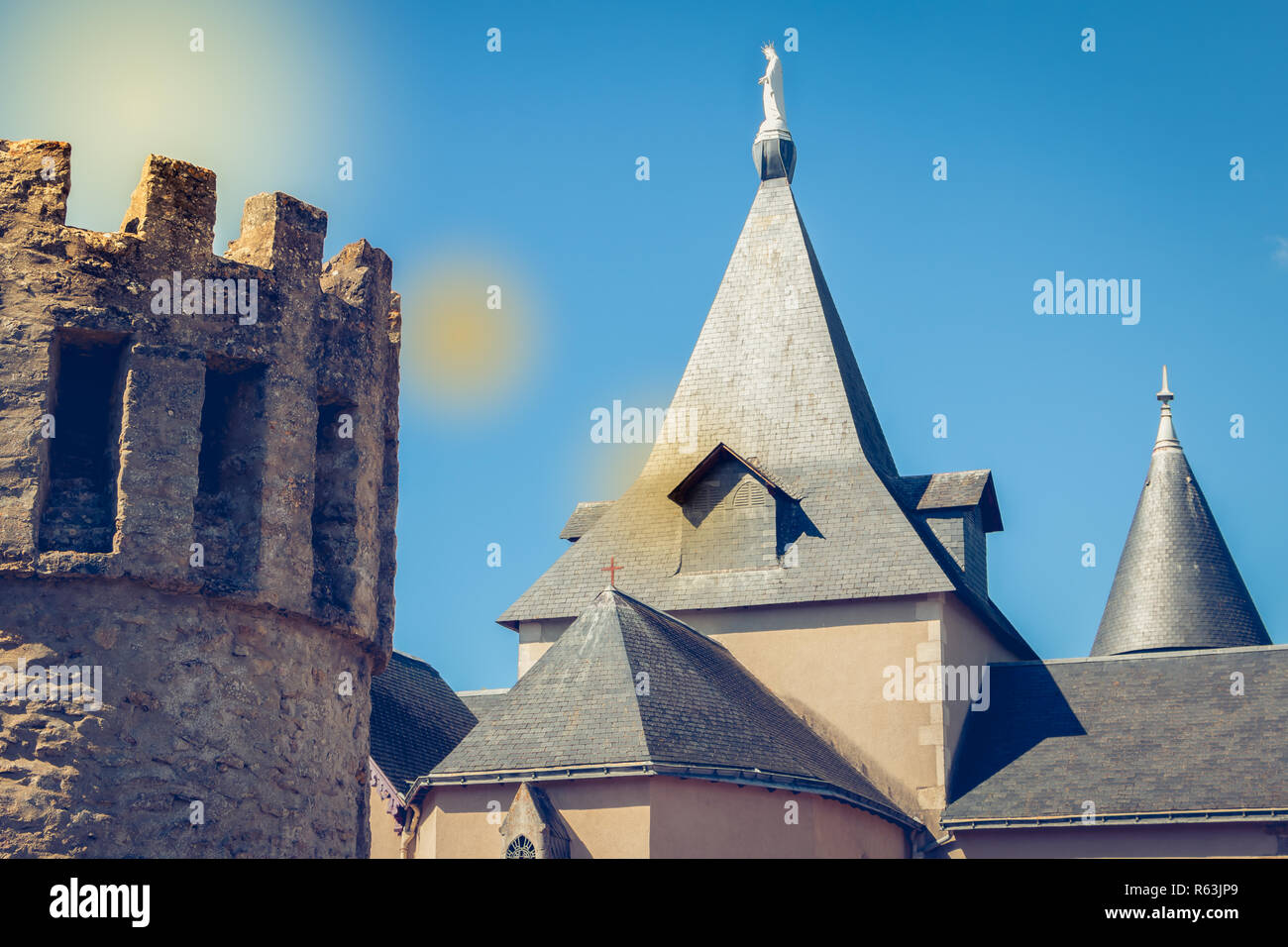 Dettagli architettonici di Notre Dame de Bourgenay chiesa in Talmont Saint Hilaire Foto Stock