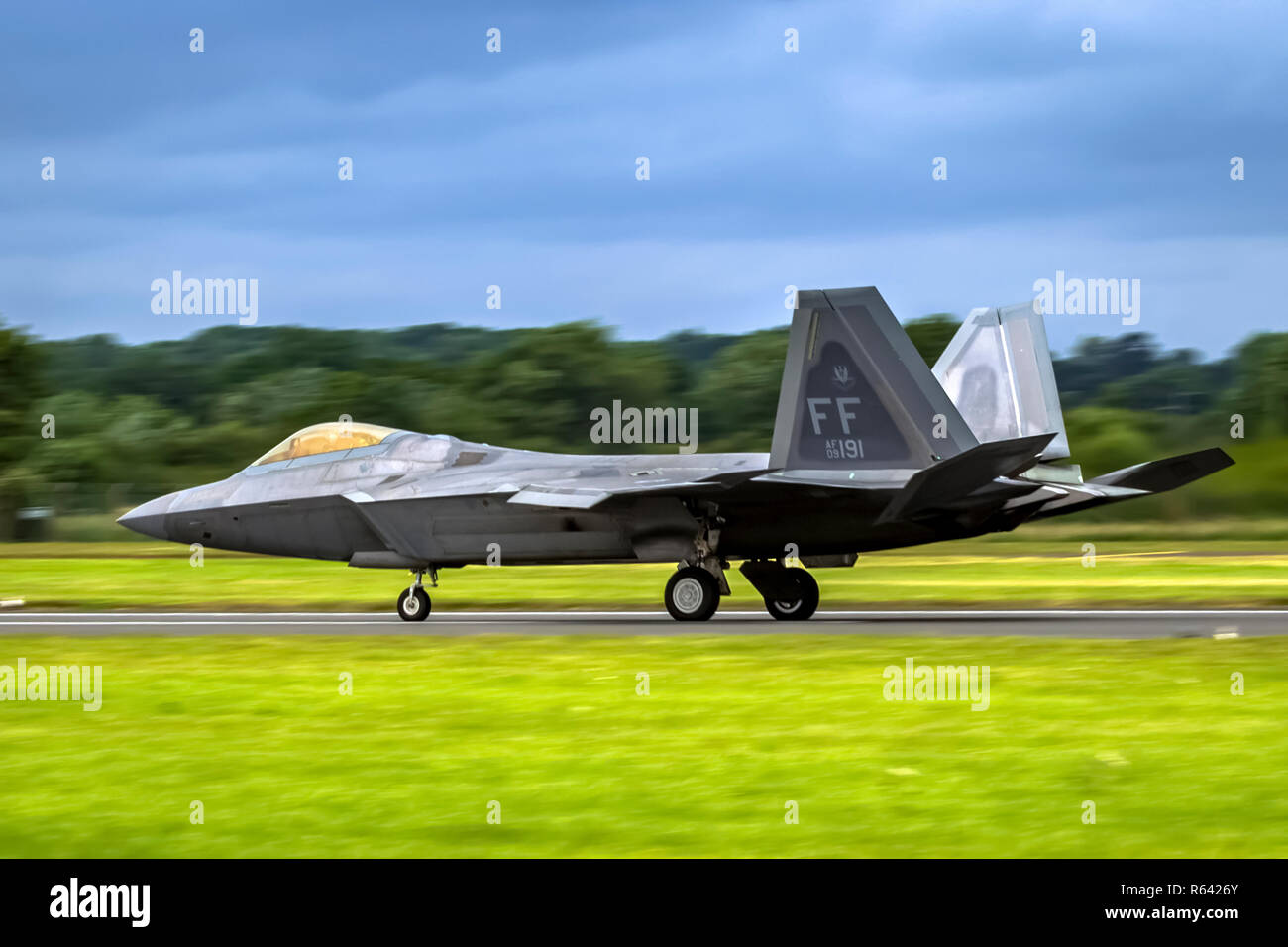 Lockheed Martin F-22 Raptor è una quinta generazione, single-sedile, twin-motore, all-weather tattiche stealth fighter aircraft sviluppato per il Regno St Foto Stock