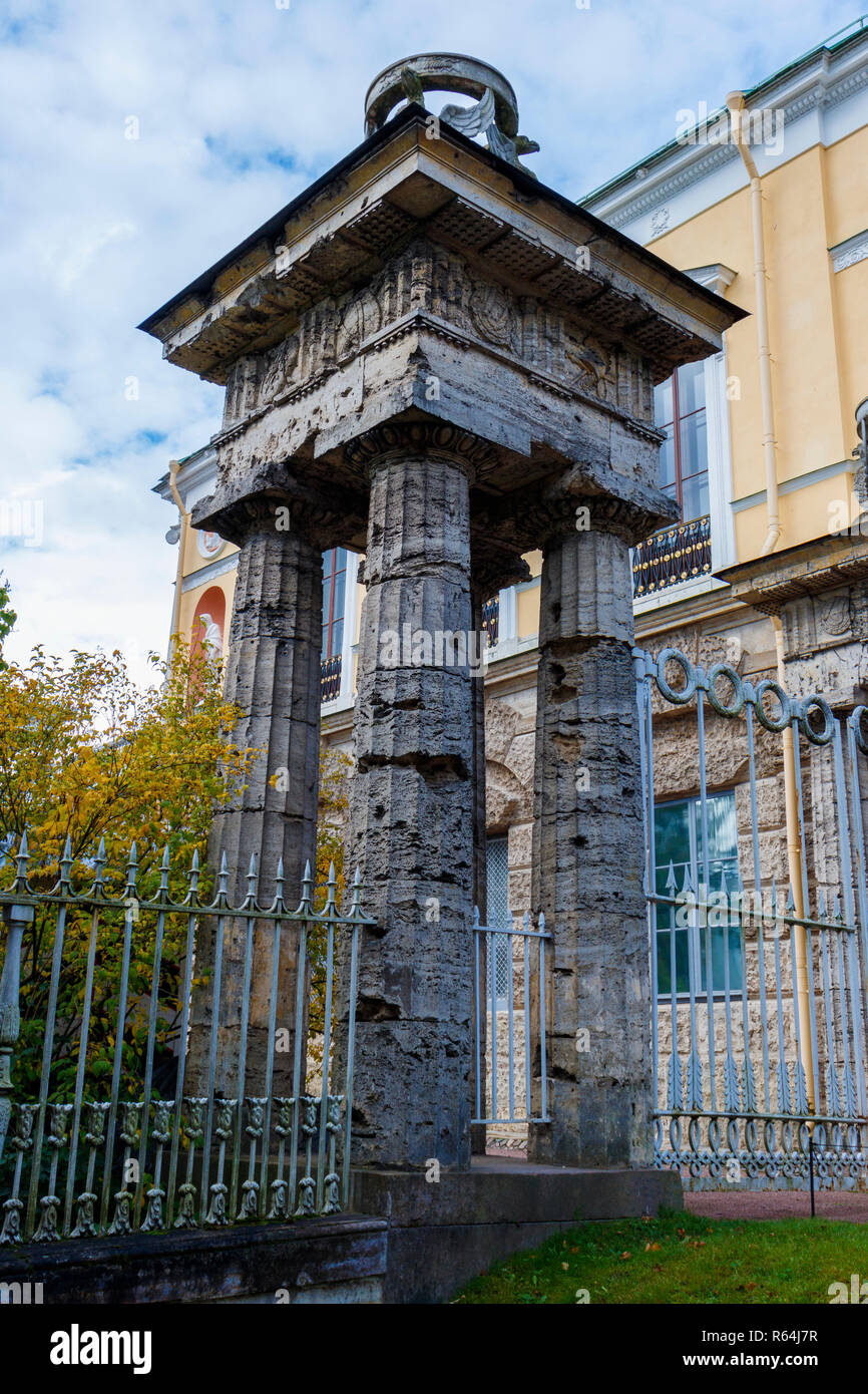 Il bagno freddo pavillion e Agata camere presso il Palazzo di Caterina, Carskoe Selo, San Pietroburgo, Russia. Foto Stock