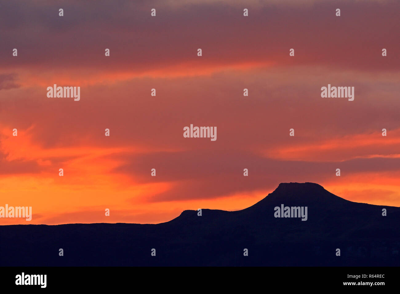 Sunset over Raasay nelle Highlands scozzesi Foto Stock