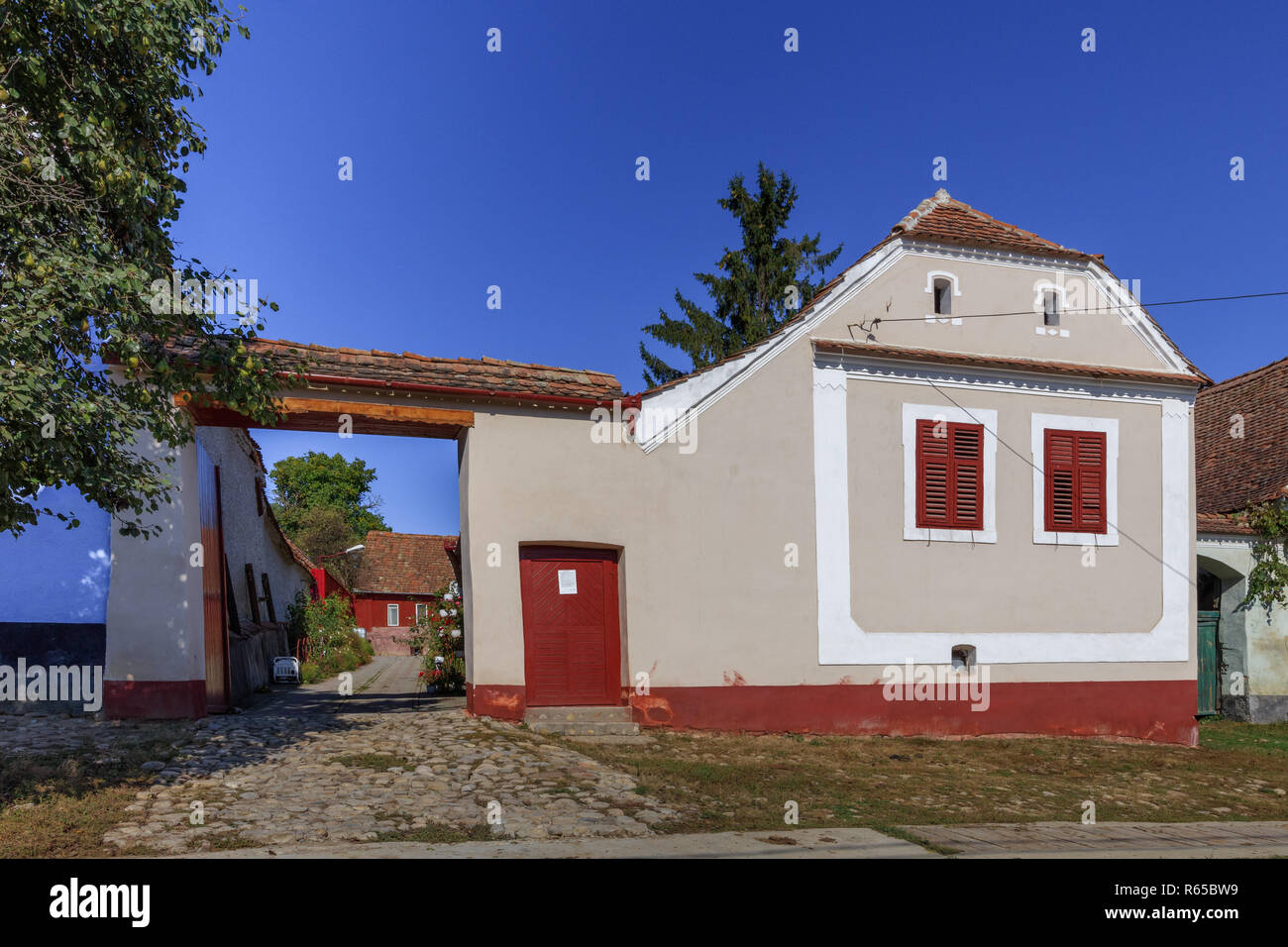 Casa tradizionale nel villaggio di Viscri, Romania Foto Stock
