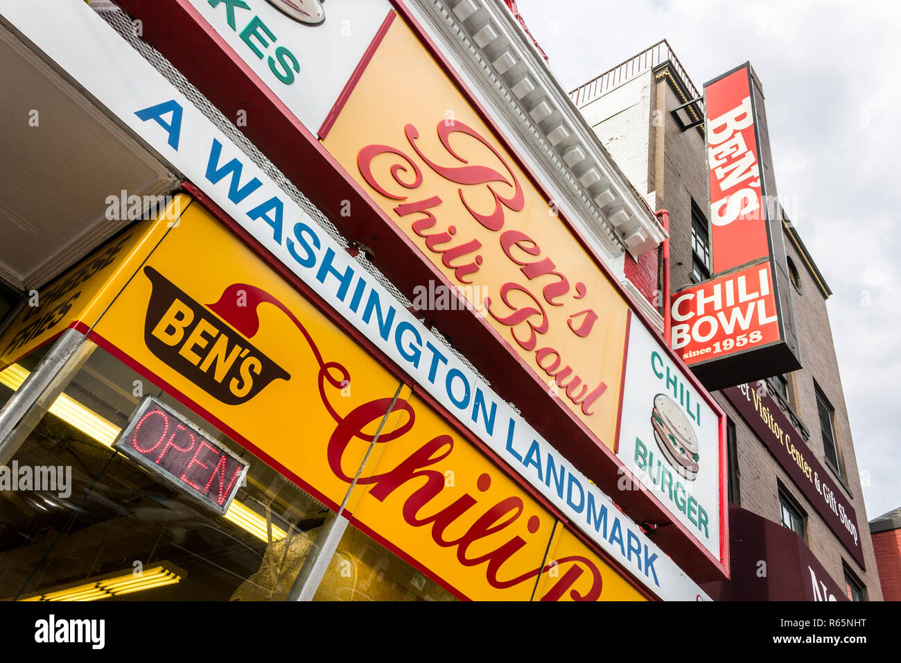 Washington, D.C. Ben's Chili Bowl, un importante punto di riferimento Ristorante fondata nel 1958 situato a 1213 U Street nel quartiere di Shaw. Nota localmente per esso Foto Stock