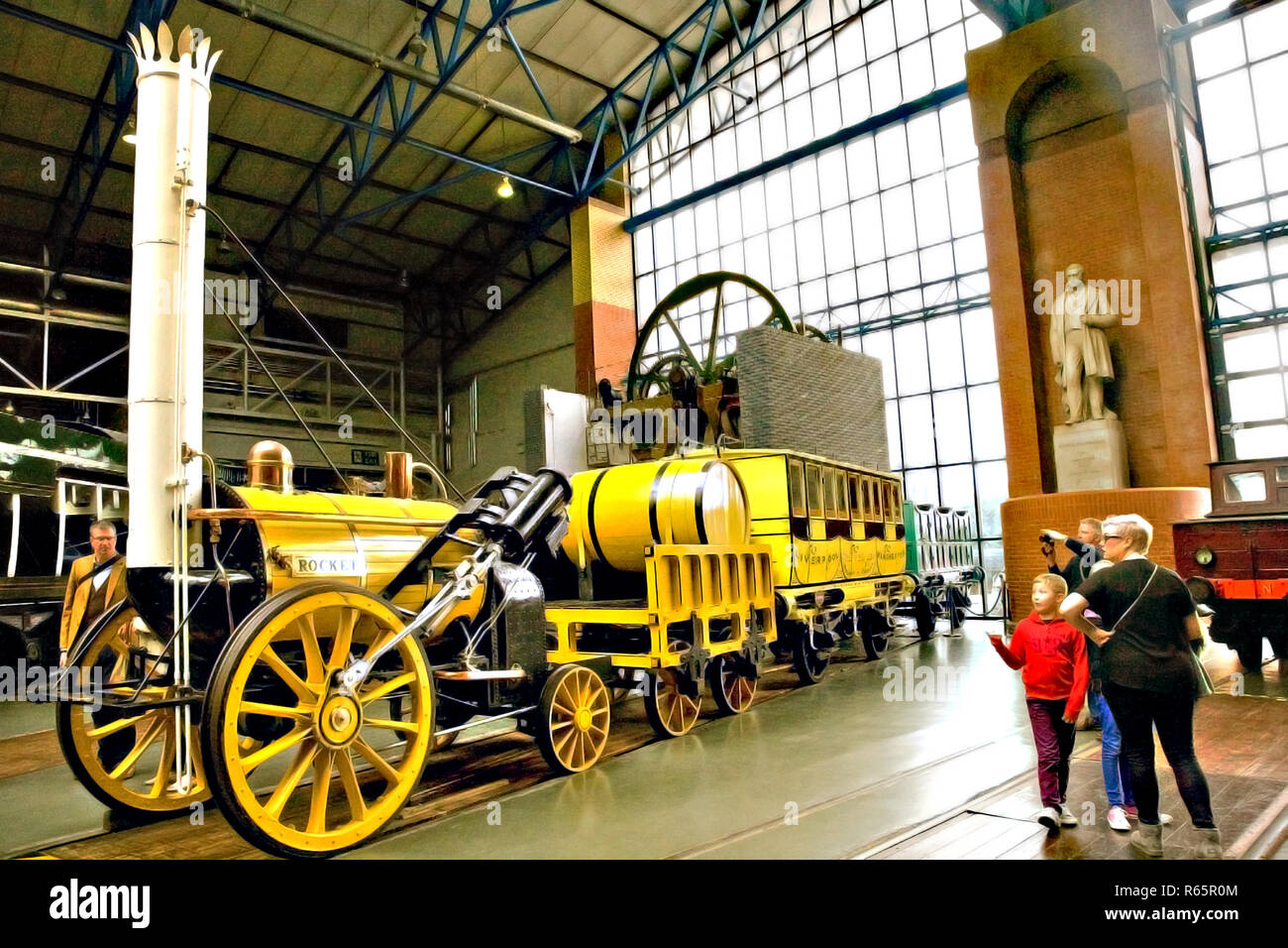 Replica di Stephenson's Rocket treno a vapore presso il Museo Nazionale delle Ferrovie di York Foto Stock