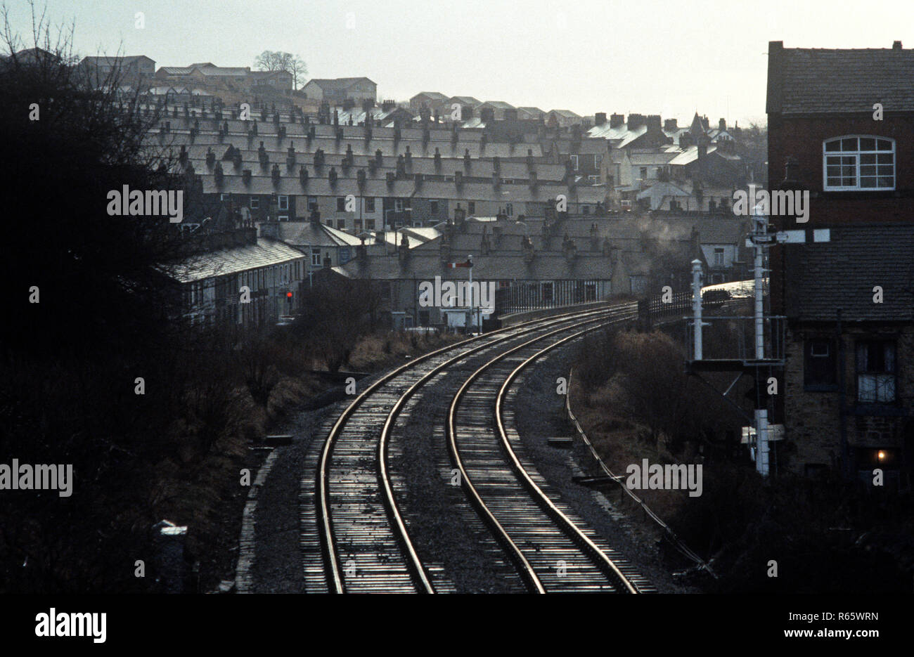 La British Rail Preston a Colne linea ferroviaria a Nelson, Lancashire, Gran Bretagna Foto Stock