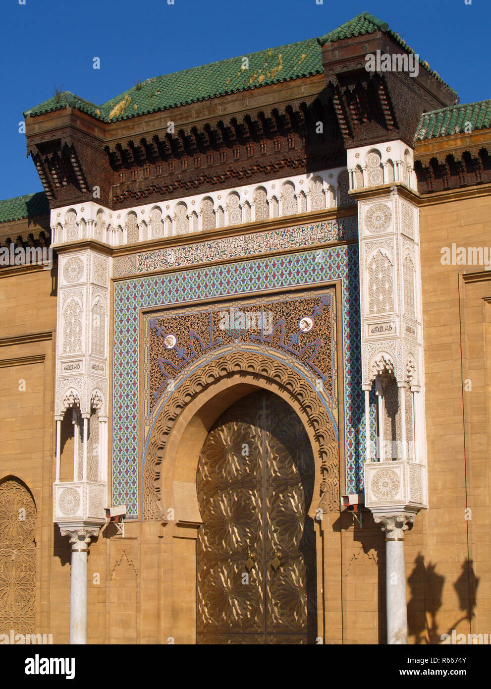 Il Marocco, Casablanca. Mechouar e Palazzo Reale cancelli. Foto Stock
