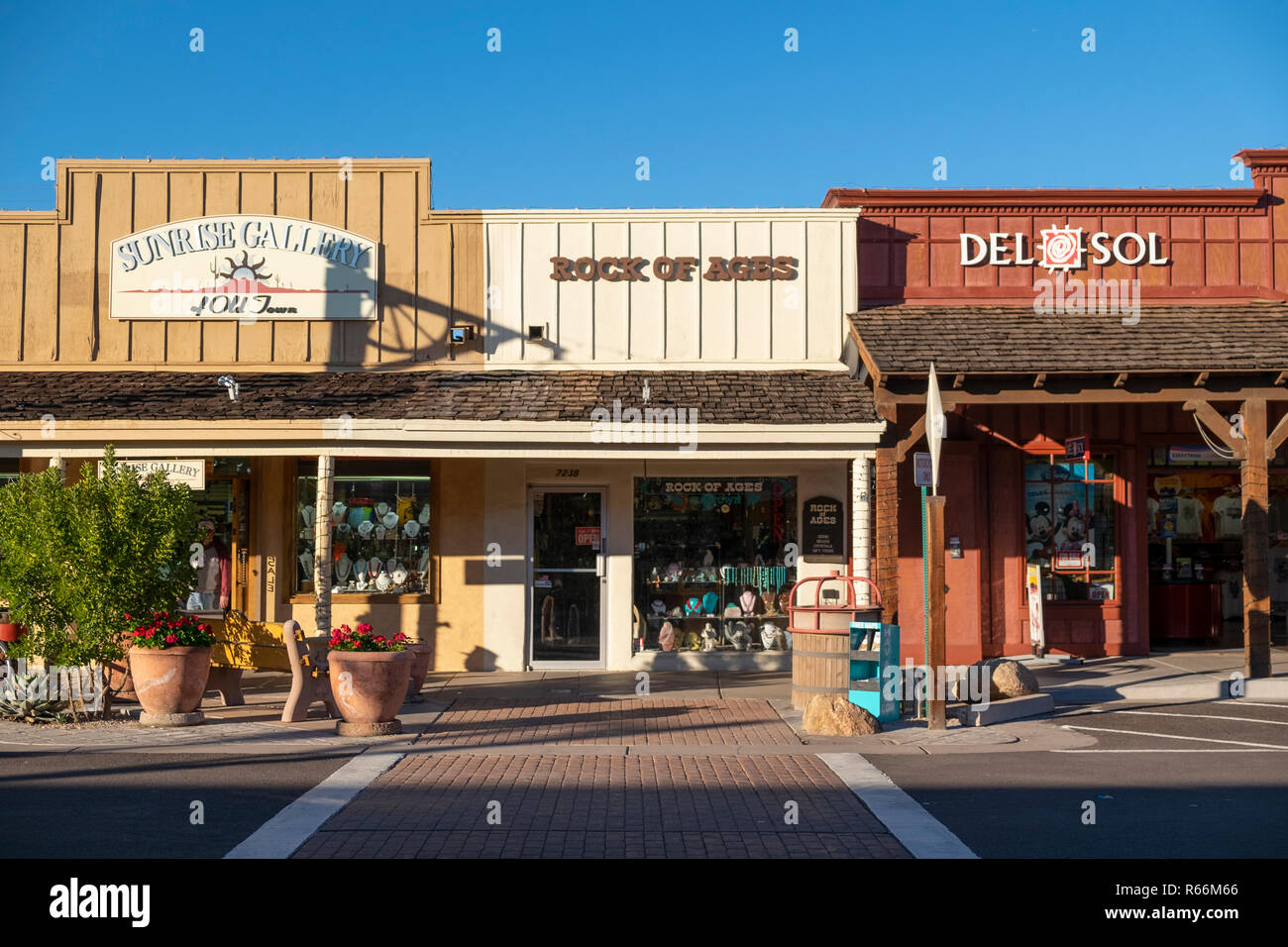 Una fila di vecchi negozi nella Città Vecchia di Scottsdale Scottsdale,  Phoenix, Arizona, Stati Uniti d'America Foto stock - Alamy