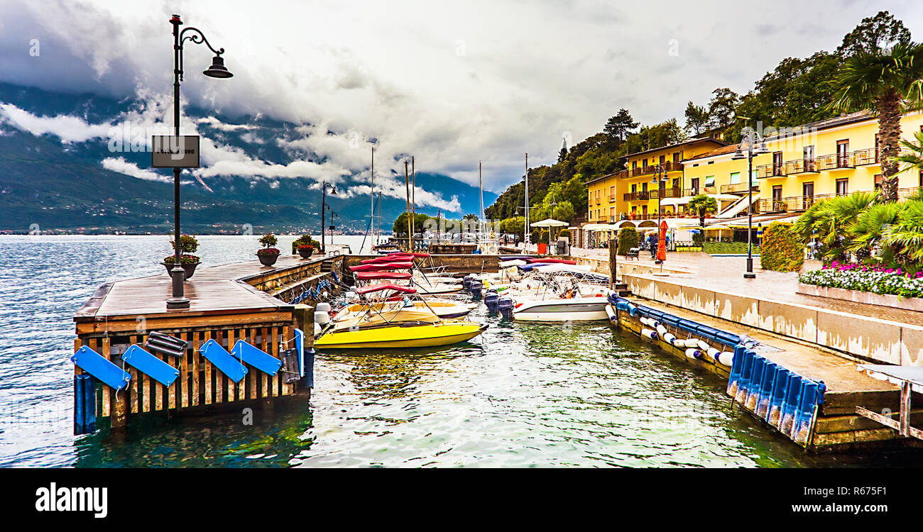 Porto nuovo a limone - Lago di Garda - Garda Trentino Foto Stock