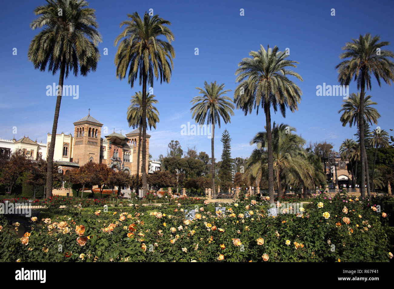 Vista dall America piazza al museo di artigianato locale,world expo building 1929,padiglione mudéjar Foto Stock