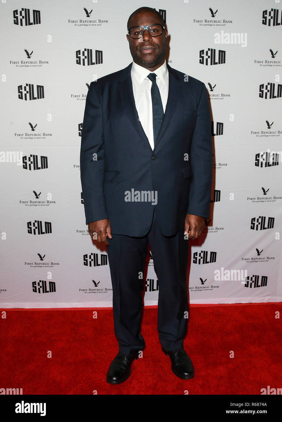 SAN FRANCISCO, CA - dic 03: Direttore Steve McQueen assiste il 2018 SFFilm premi notte presso il Palazzo delle Belle Arti al centro esposizioni su dicembre 3, 2018 a San Francisco, California. Foto: Christopher Victorio/imageSPACE/MediaPunch Foto Stock