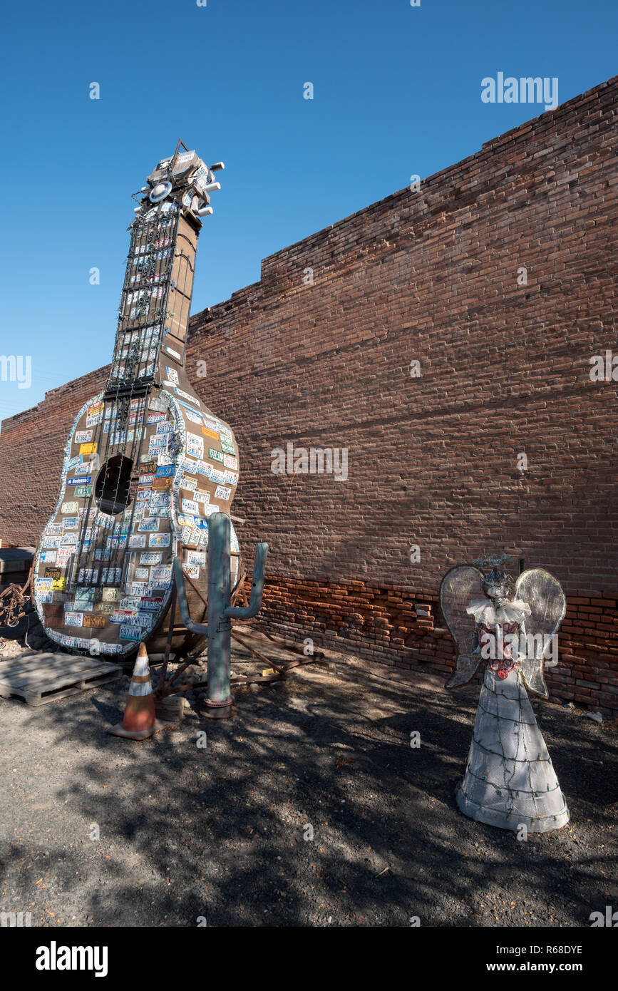 Il gigante di Odessa Guitar creato da Nate Lathrop e Mark Allen, Odessa, Washington. Foto Stock