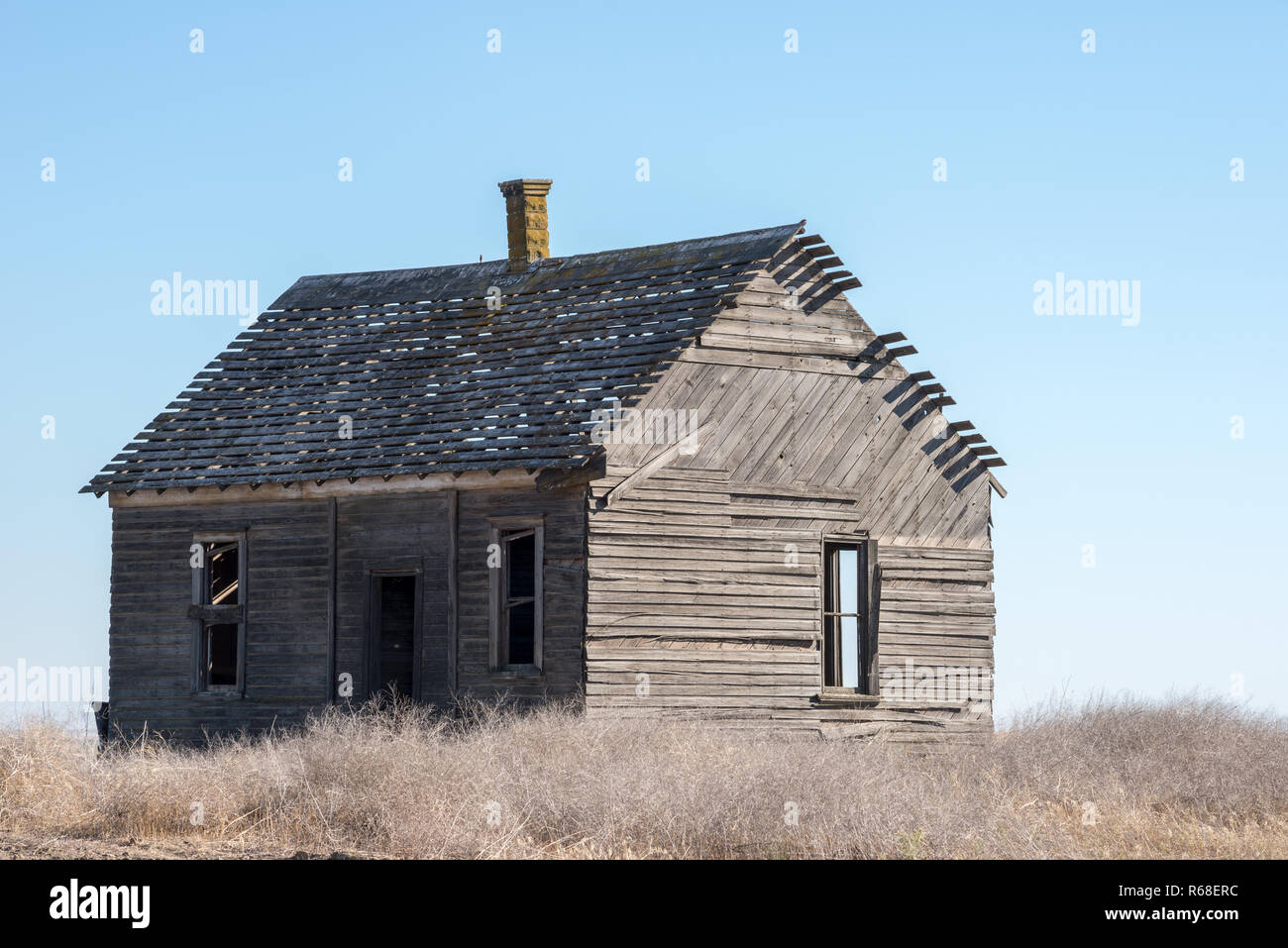 Casa abbandonata nella prateria di Eastern Washington. Foto Stock