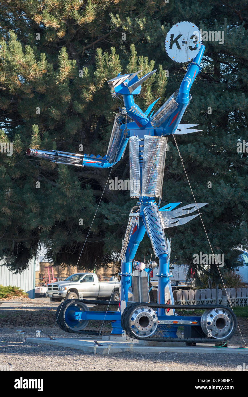 Ricambi auto scultura, Adams County, Washington. Foto Stock