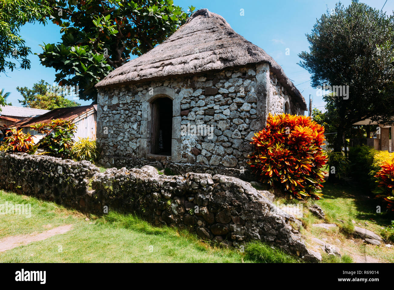 Una tradizionale casa in pietra è la provincia di Batanes, Filippine Foto Stock