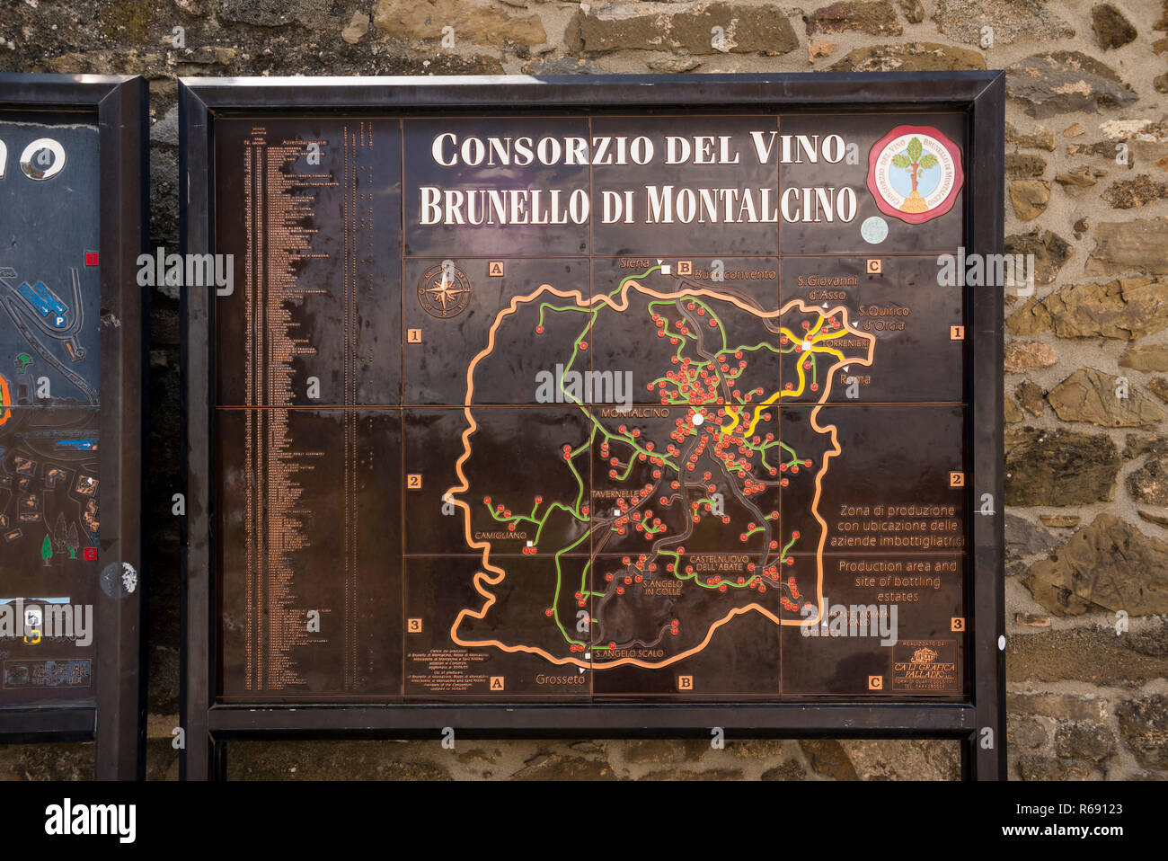 Consorzio del Vino di Brunello di Montalcino mappa città sulla collina di Montalcino, Toscana, Italia Foto Stock