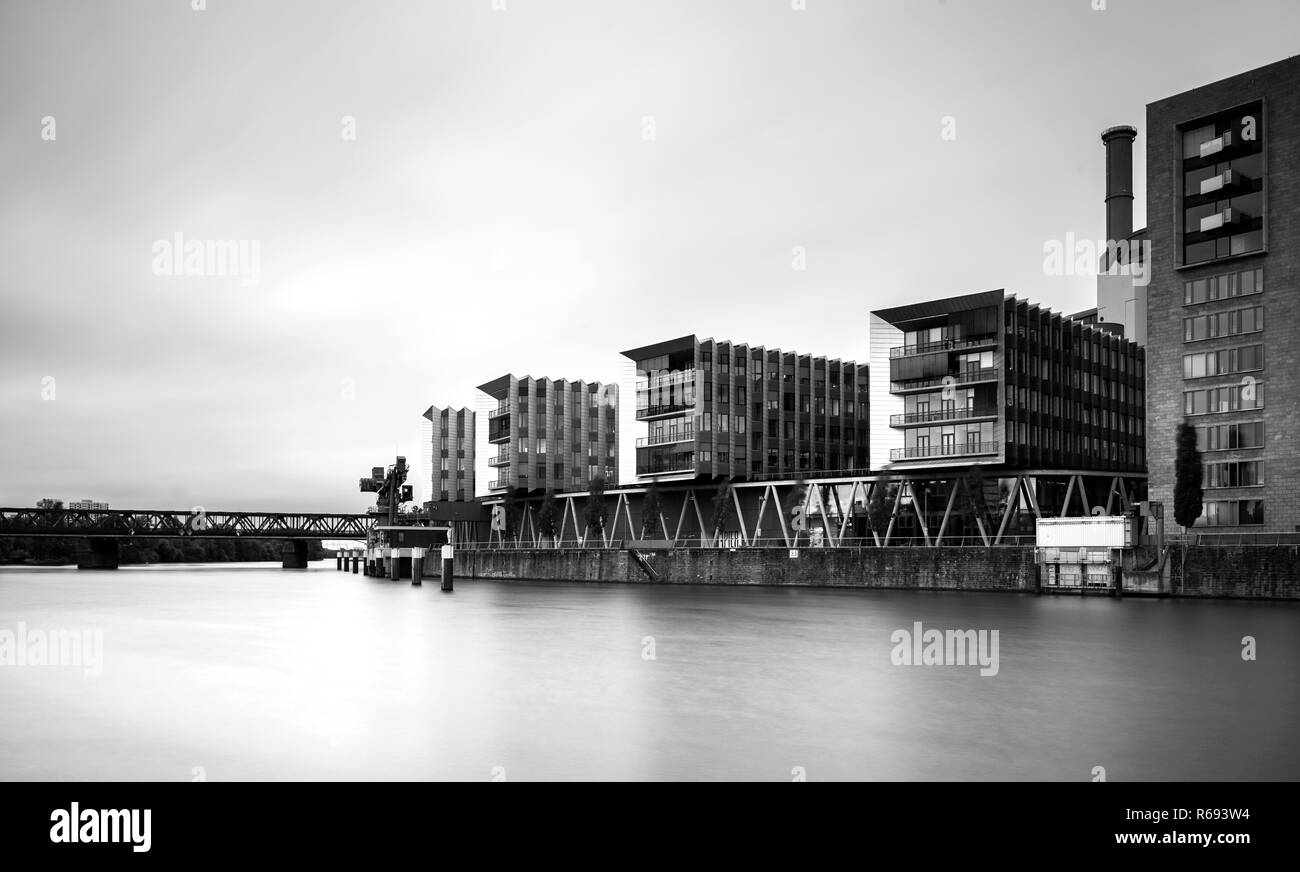 Il molo occidentale in Frankfurt am Main, Germania Foto Stock