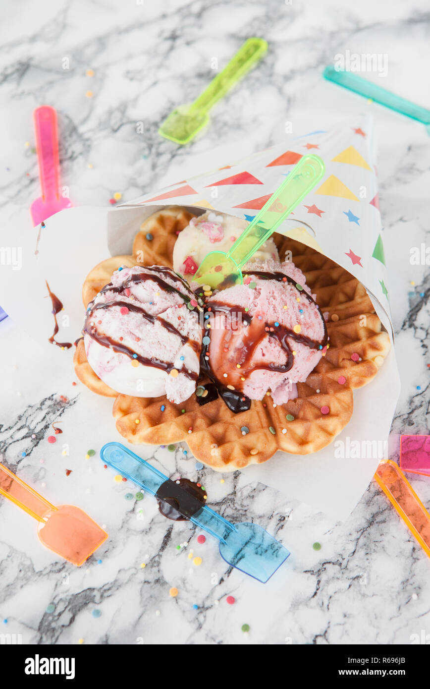Il gelato in waffle fatti in casa Foto Stock
