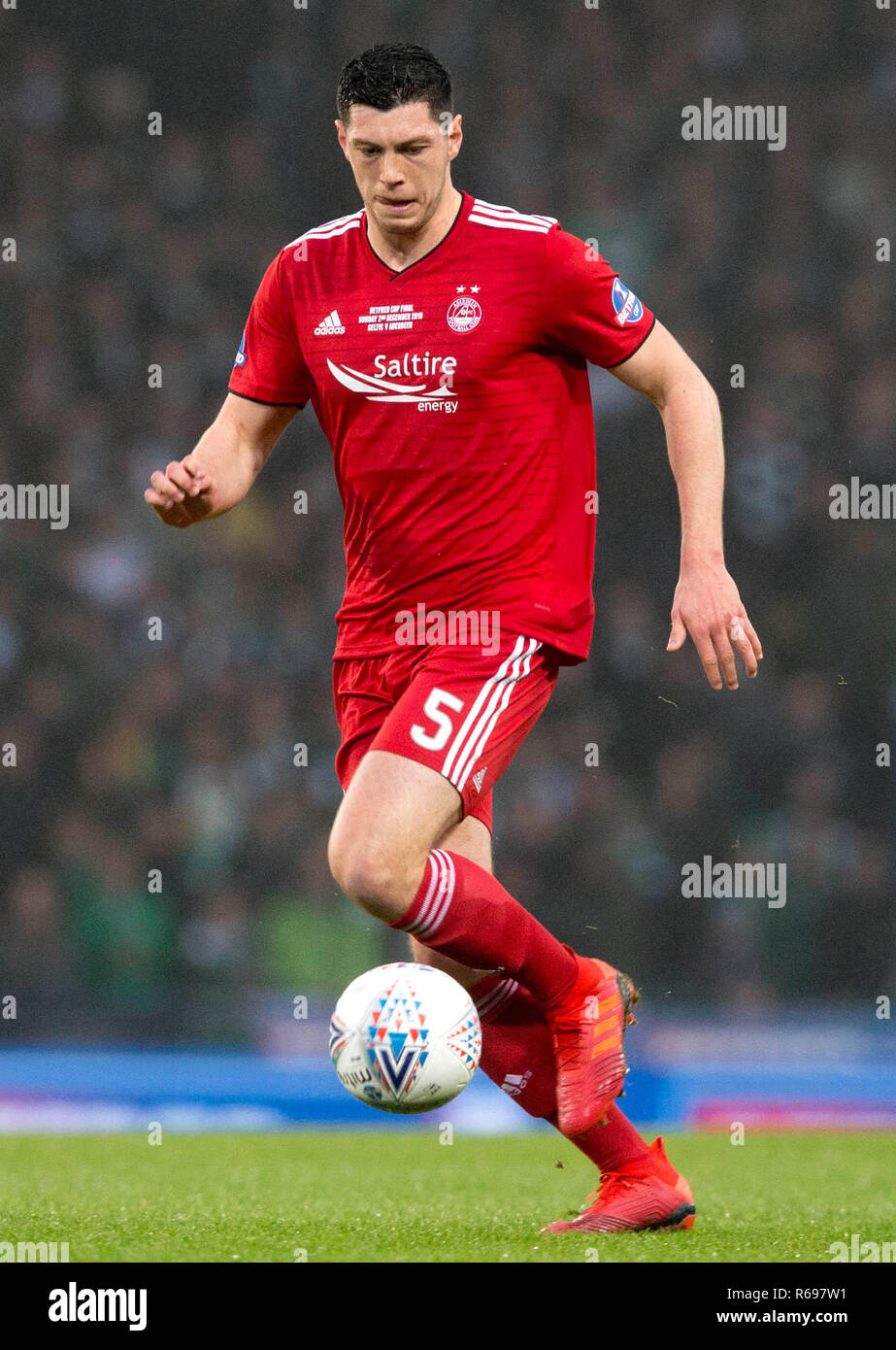 Scott McKenna di Aberdeen durante la partita finale della Betfred Cup ad Hampden Park, Glasgow Foto Stock