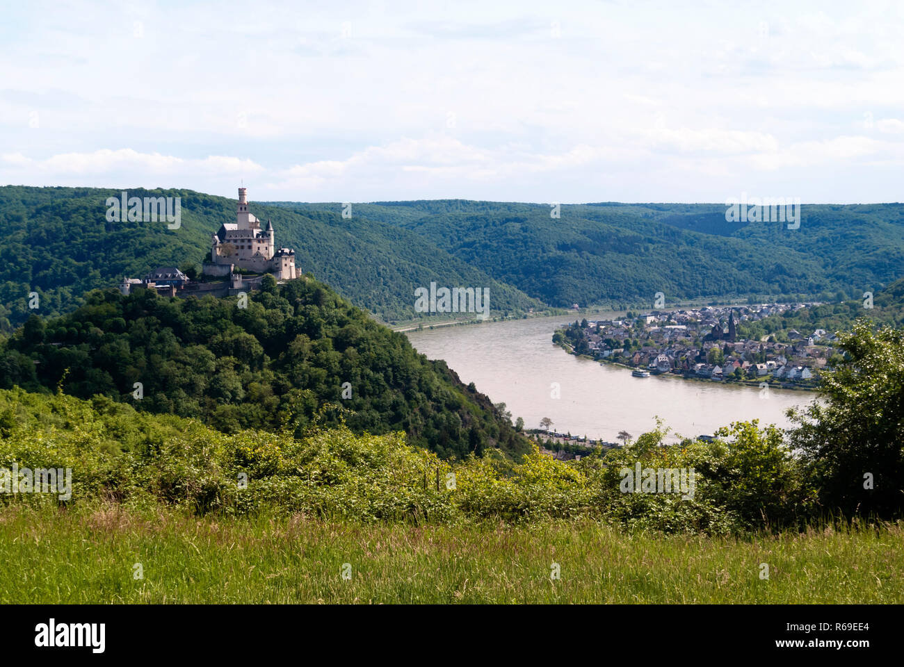 Il Marksburg castello presso il fiume Reno in Germania Foto Stock