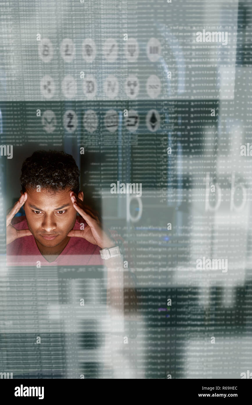 Catena di blocco di sviluppatore è pensare a nuovi cryptocurrensy Foto Stock