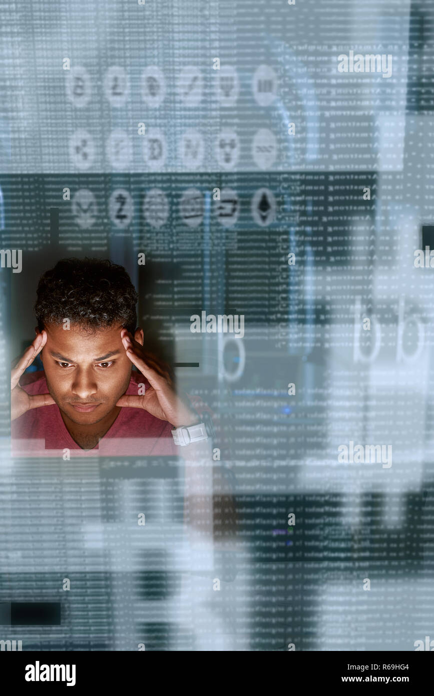 Catena di blocco di sviluppatore è pensare a nuovi cryptocurrensy Foto Stock