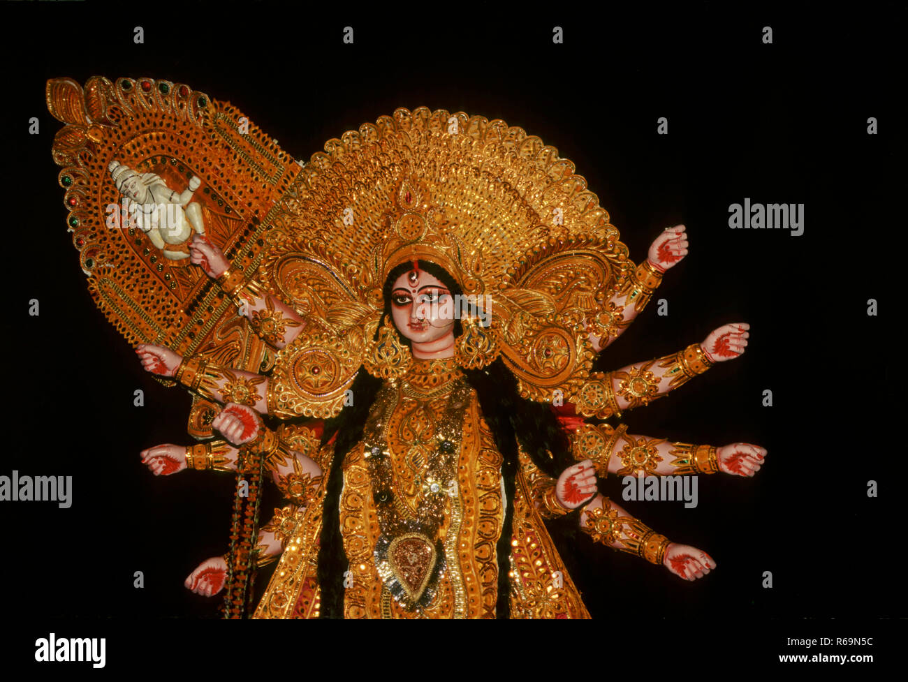 La statua della dea durga all durja pooja festival, Calcutta, West Bengal, India Foto Stock