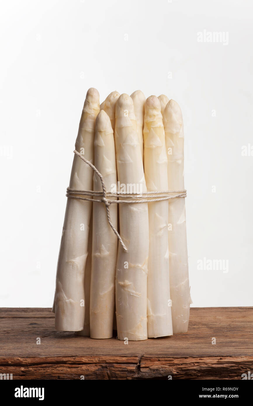 Mazzetto materie asparagi bianchi Foto Stock