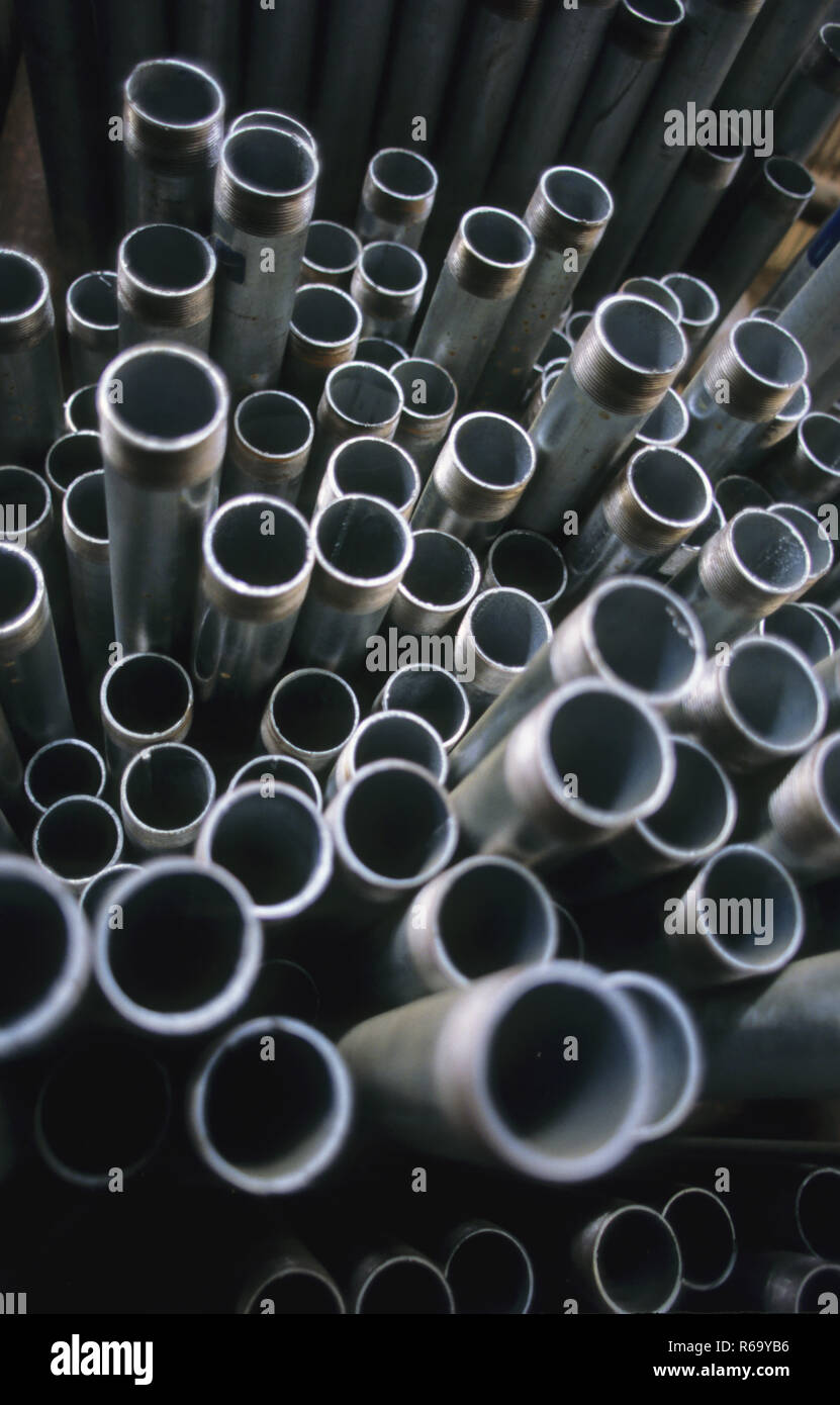 Tubo in alluminio, tubo metallico, tubo metallico, sezione tubolare, cilindro cavo, India, Asia Foto Stock