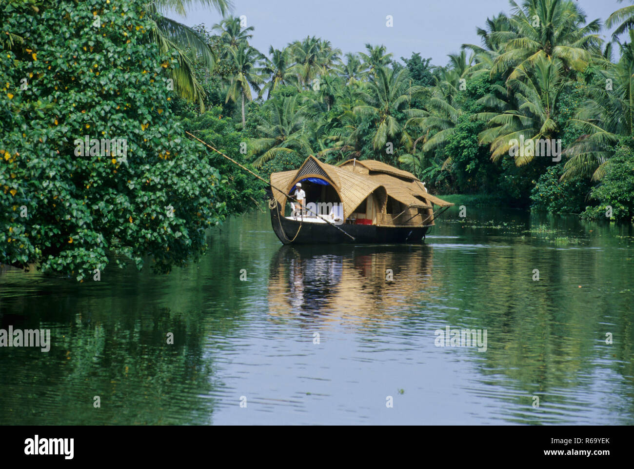 Casa gallegante, kettuvallam, backwaters, Cochin, Kochi, Kerala, India, Asia Foto Stock