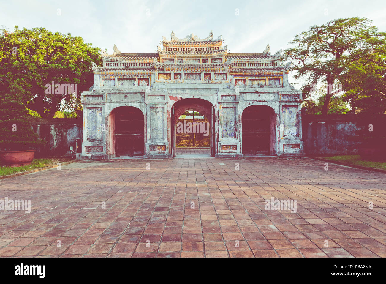 Ingresso della Cittadella. Imperial Palazzo reale della dinastia Nguyen in tinta, Vietnam. Unesco - Sito Patrimonio dell'umanità. Foto Stock