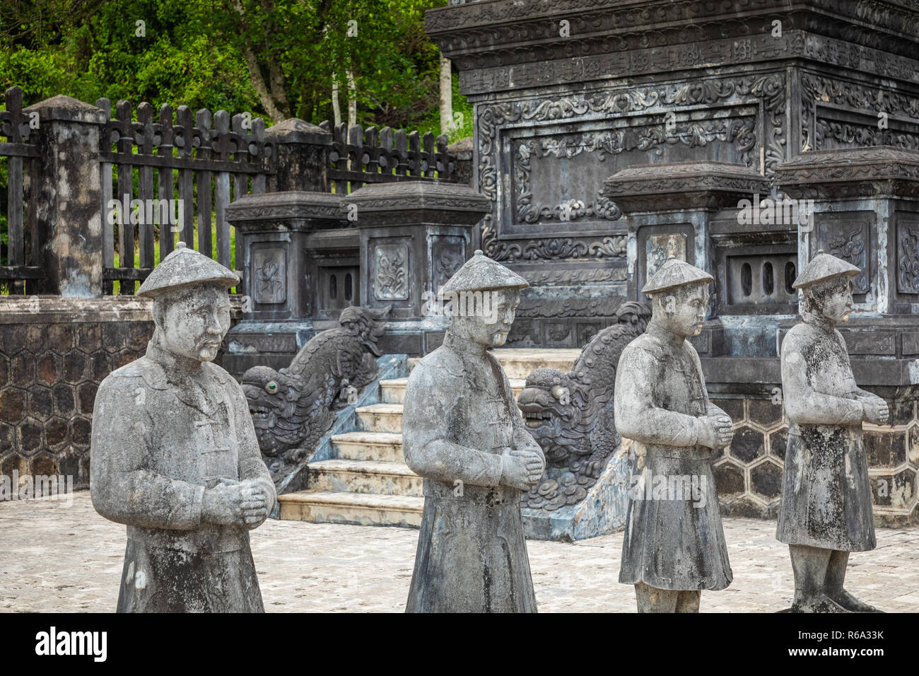 Imperial Khai Dinh tomba in tinta, Vietnam. Un sito Patrimonio Mondiale dell'UNESCO. Foto Stock