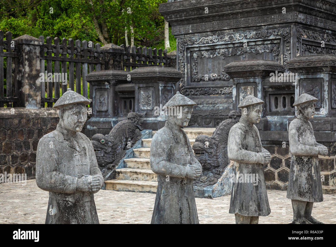 Imperial Khai Dinh tomba in tinta, Vietnam. Un sito Patrimonio Mondiale dell'UNESCO. Foto Stock