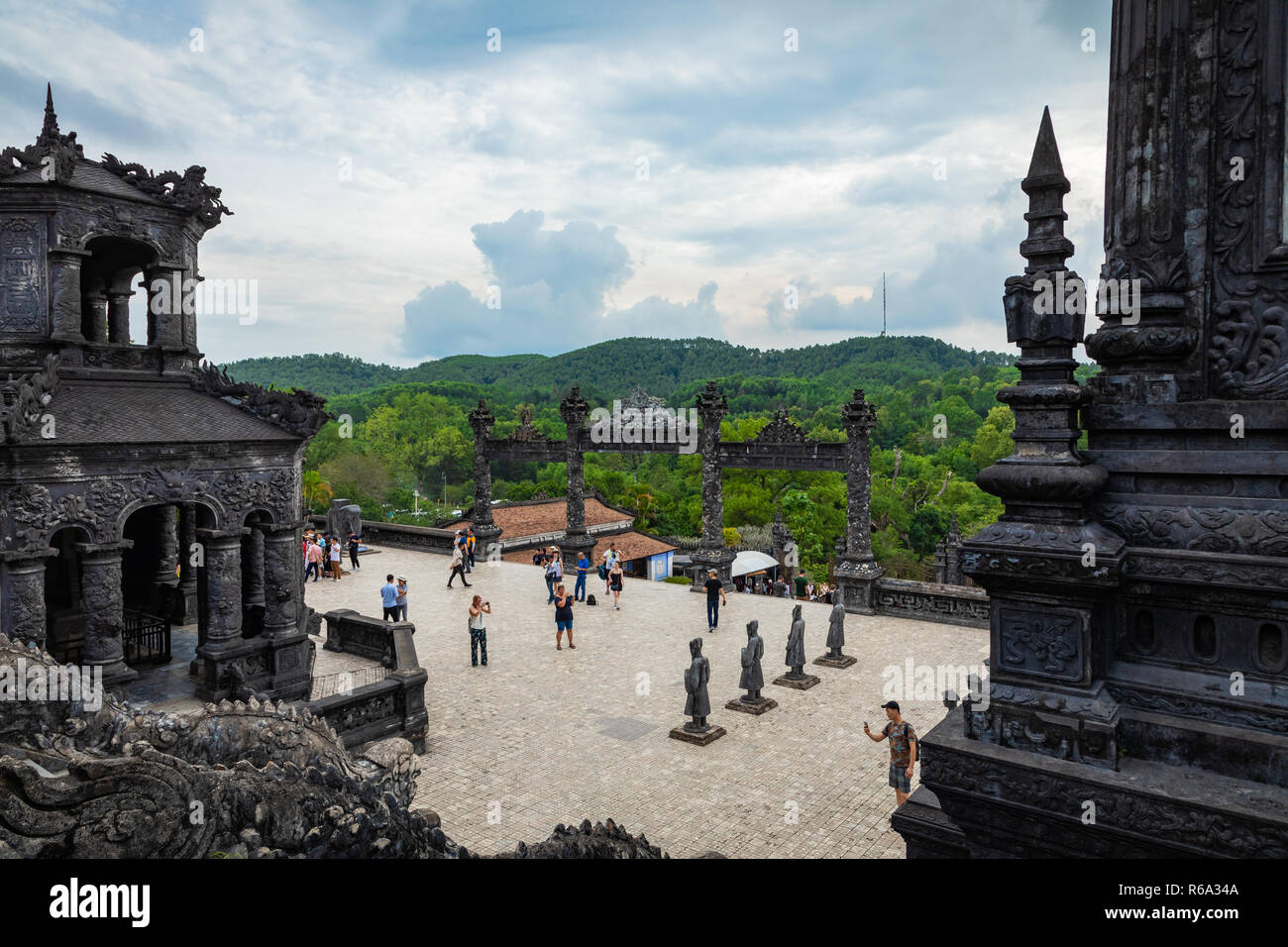 Imperial Khai Dinh tomba in tinta, Vietnam. Un sito Patrimonio Mondiale dell'UNESCO. Foto Stock