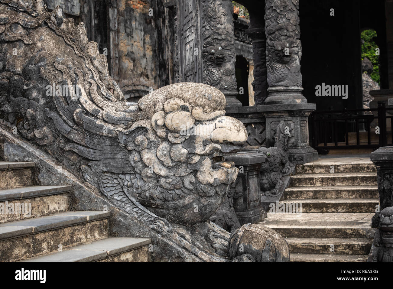 Imperial Khai Dinh tomba in tinta, Vietnam. Un sito Patrimonio Mondiale dell'UNESCO. Foto Stock
