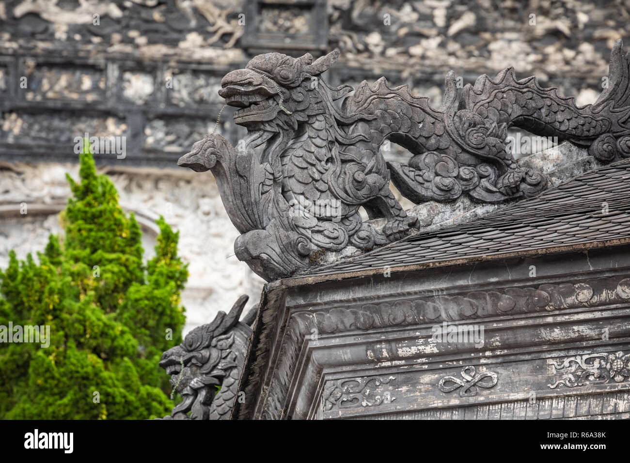 Imperial Khai Dinh tomba in tinta, Vietnam. Un sito Patrimonio Mondiale dell'UNESCO. Foto Stock