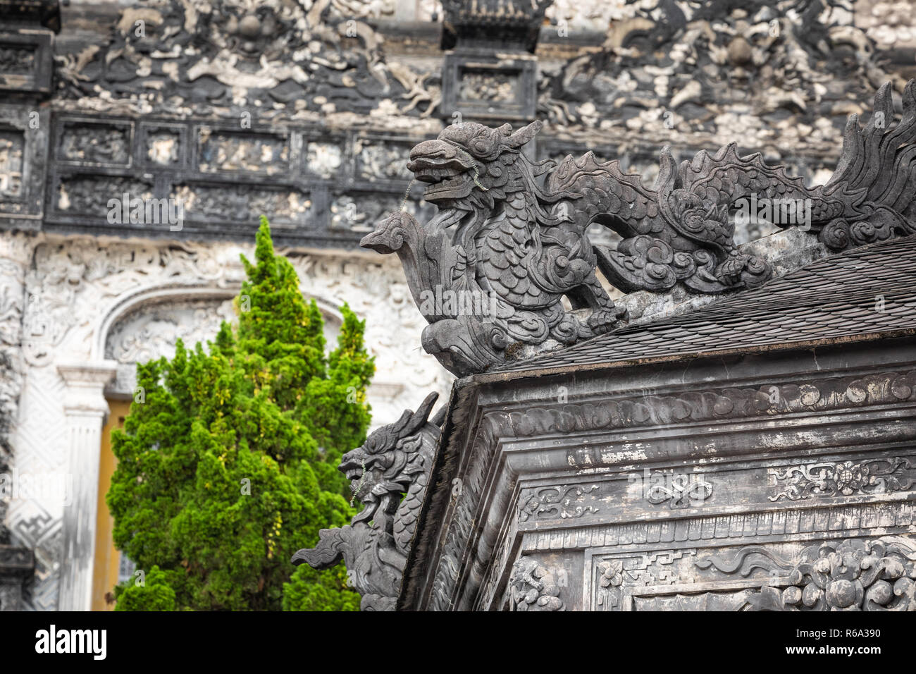 Imperial Khai Dinh tomba in tinta, Vietnam. Un sito Patrimonio Mondiale dell'UNESCO. Foto Stock