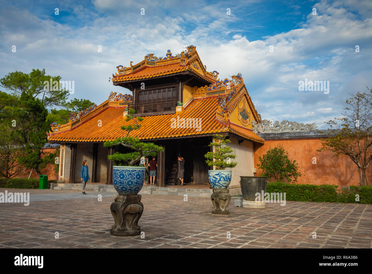 Imperial Palazzo reale della dinastia Nguyen in tinta, Vietnam. La tinta è una delle destinazioni più popolari in Vietnam. Foto Stock