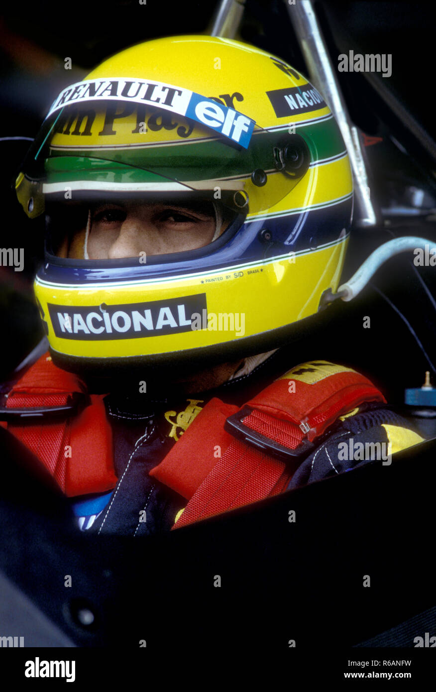 Ayrton Senna nella sua Lotus Renault presso il Grand Prix del Portogallo 1985 Foto Stock