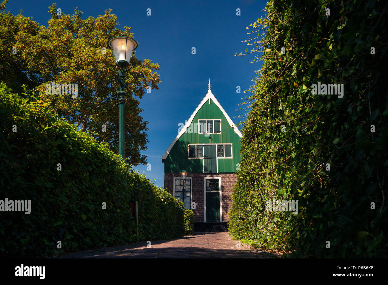 Dettagli del patrimonio culturale in un vecchio villaggio olandese (De Rijp) in North Holland. Uno dei veri e propri villaggi nel Beemster Polder in giro per la città Foto Stock