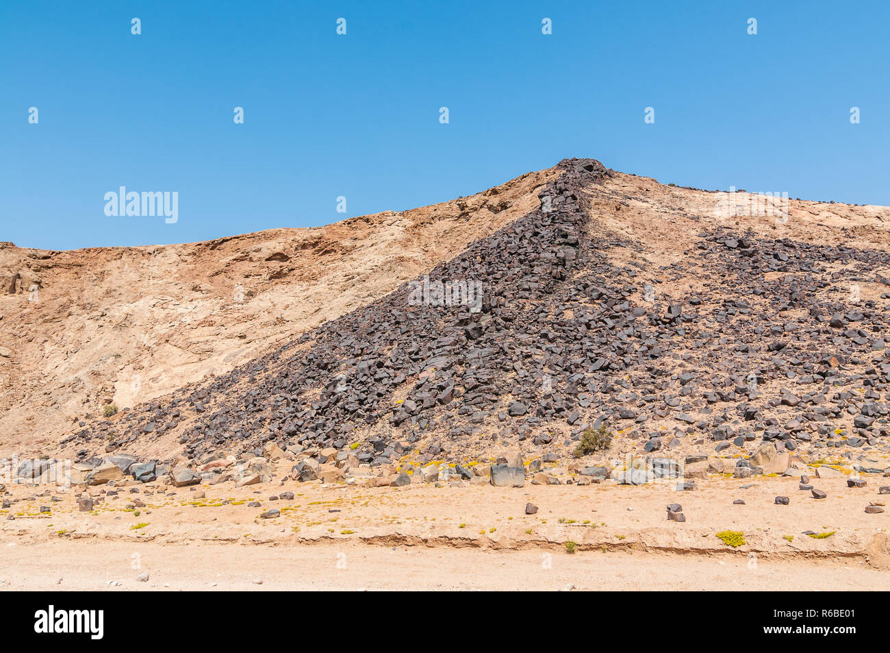 Dolerite dyke, rocce ignee, Welwitschia drive Foto Stock