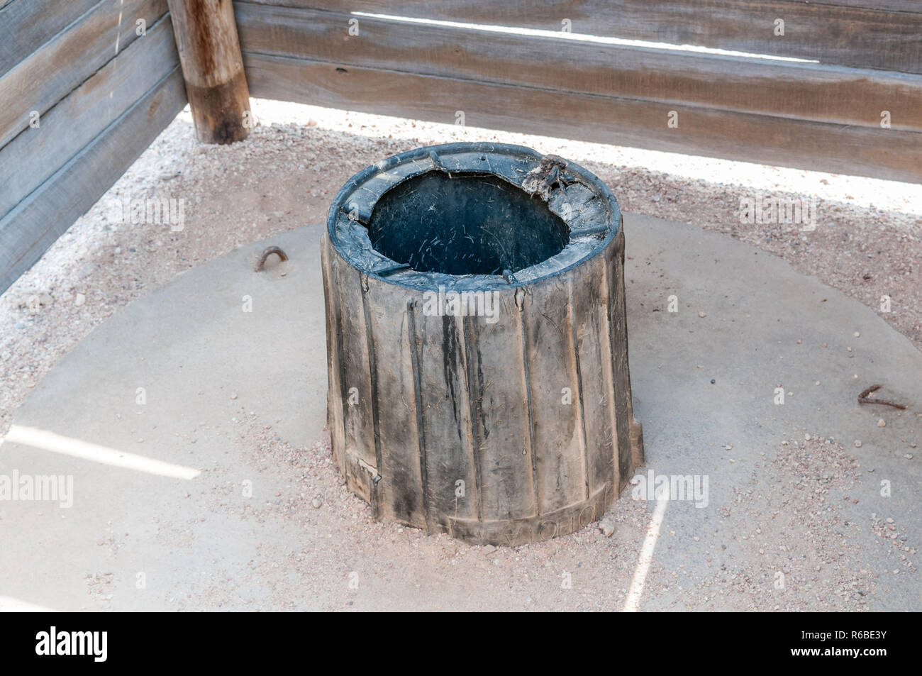 Servizi igienici in legno, Welwitschia drive, Namibia Foto Stock