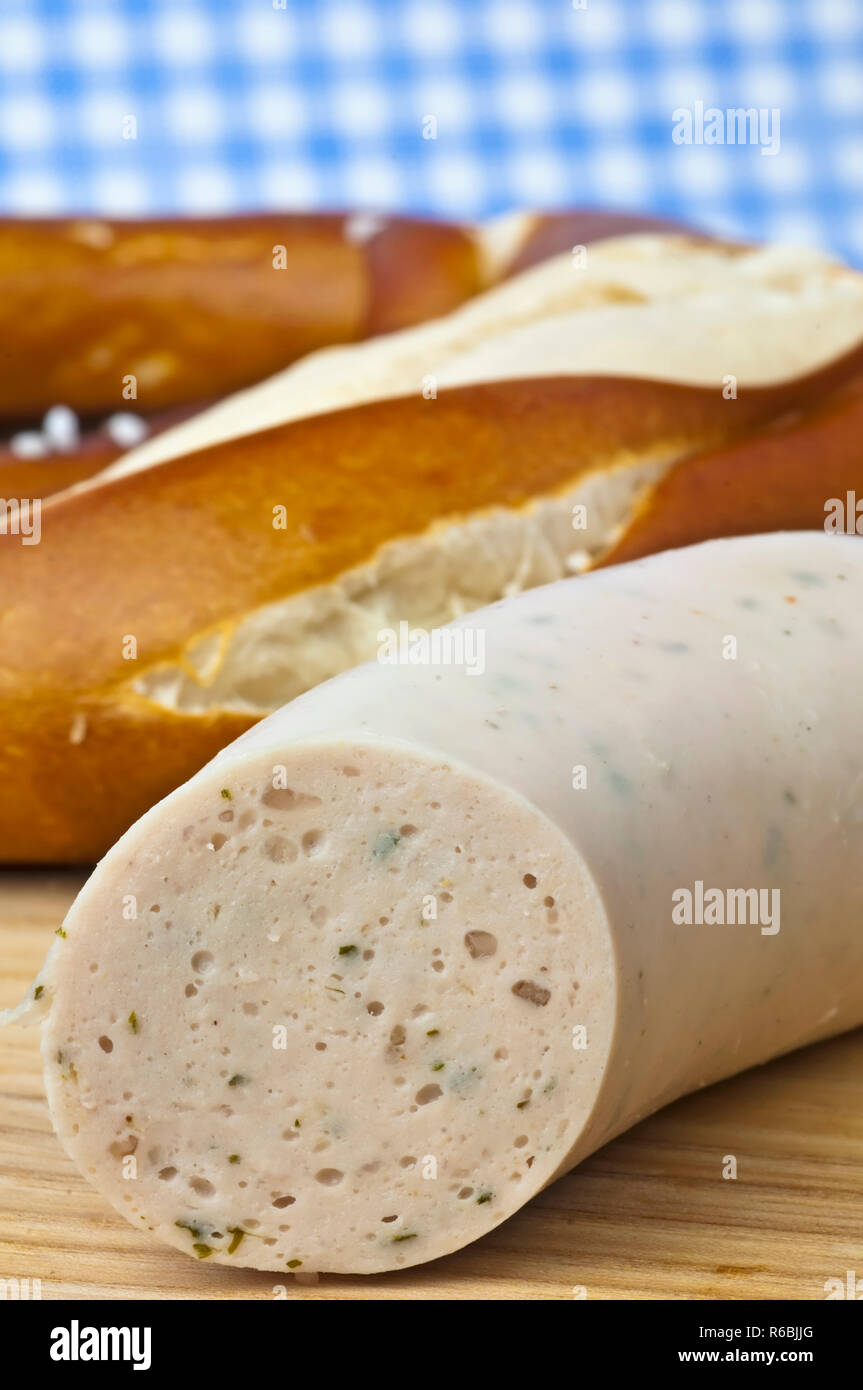 La salsiccia di vitello con Pretzel Foto Stock